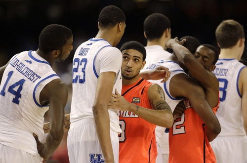 2012 NCAA Men’s Basketball Tournament: Kentucky off to title game, beats Louisville