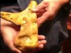 12 Pound Gold Nugget Found By Australian Man Using Metal Detector (video)