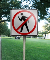 No Texting While Walking Sign