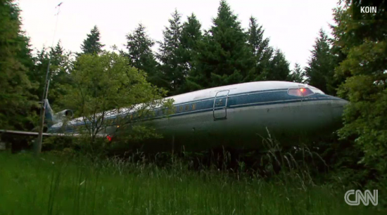 Oregon man turns 727 airplane into his dream home (Video)